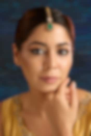 Gold Finish Green Onyx Maangtikka by Auraa Trends at Pernia's Pop Up Shop