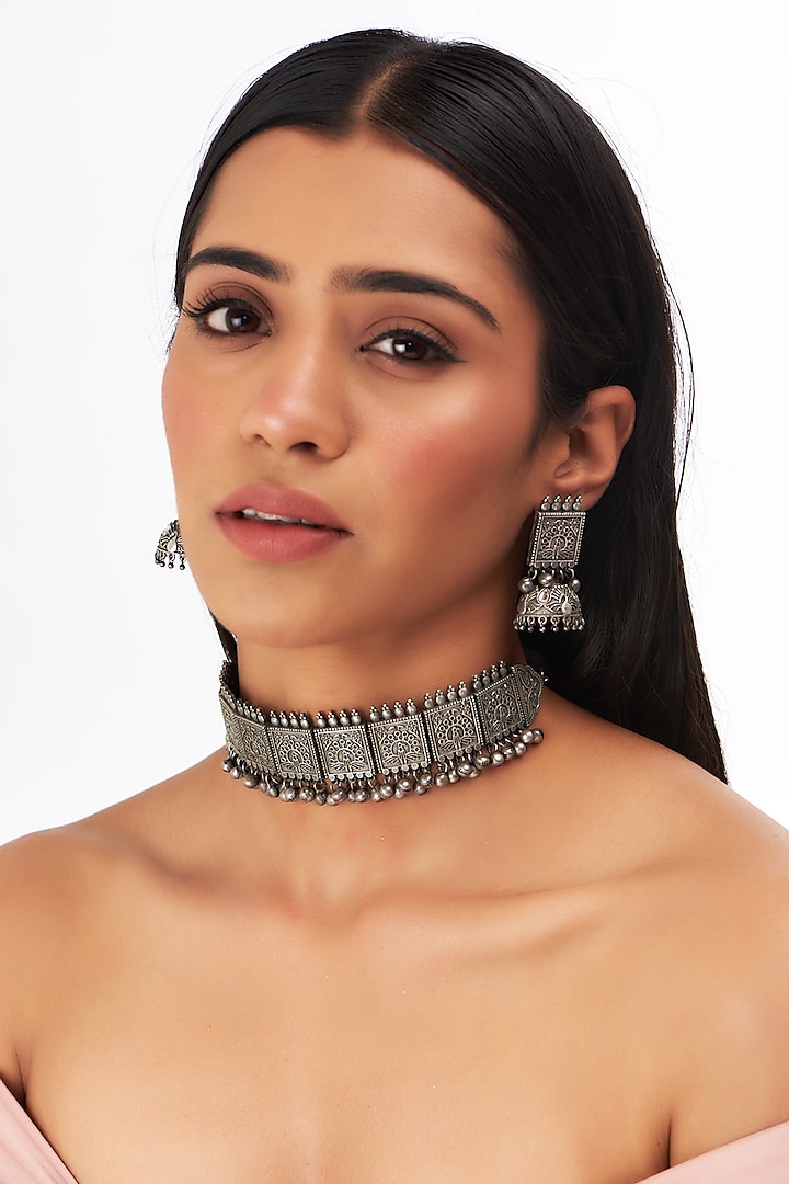 Black Rhodium Finish Oxidised Choker Necklace by Auraa Trends