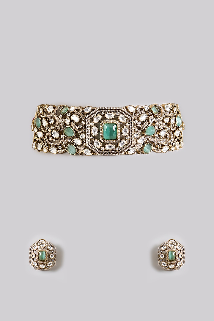 Gold Finish Emerald Green Kundan Polki Choker Necklace Set by Aura Trends at Pernia's Pop Up Shop