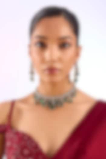 Gold Finish Kundan Polki & Emerald Green Stone Choker Necklace Set by Auraa Trends at Pernia's Pop Up Shop