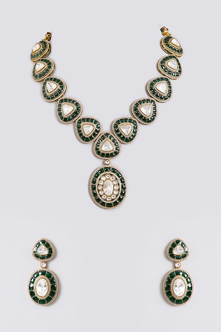 Gold Finish Kundan Polki Emerald-Edged Necklace Set by Aura Trends at Pernia's Pop Up Shop