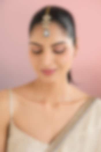 Gold Finish Green Kundan Polki Maangtikka by Auraa Trends at Pernia's Pop Up Shop