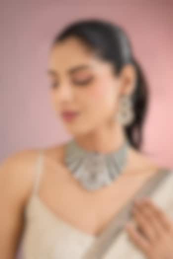 Gold Finish Kundan Polki & Emerald Green Stone Choker Necklace Set by Auraa Trends at Pernia's Pop Up Shop