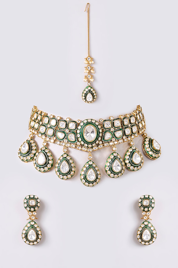 Gold Finish Kundan Polki & Green Onyx Necklace Set by Aura Trends at Pernia's Pop Up Shop