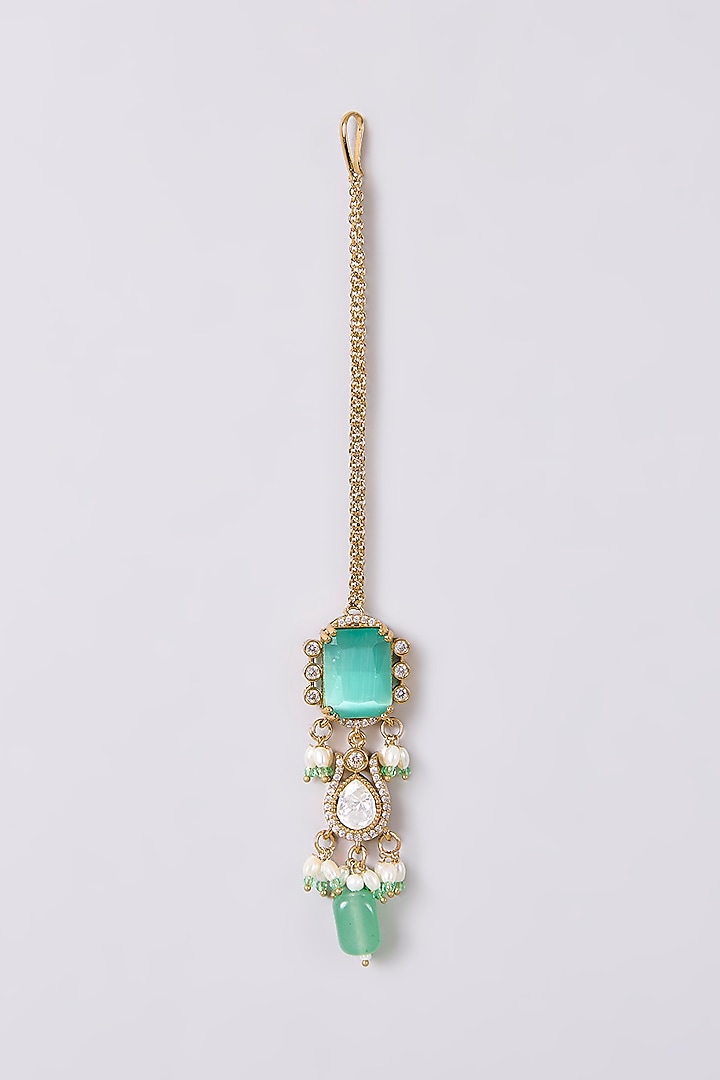Gold Finish Kundan Polki & Green Stone Maangtikka by Aura Trends at Pernia's Pop Up Shop