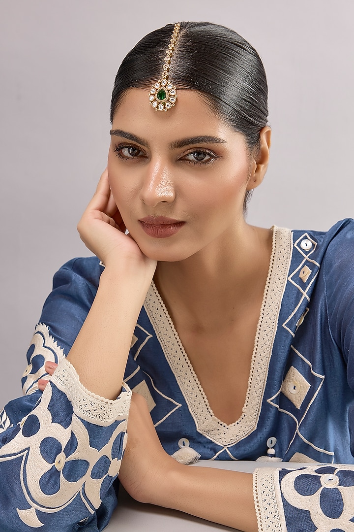 Gold Finish Kundan Polki & Green Stone Maangtikka by Auraa Trends at Pernia's Pop Up Shop