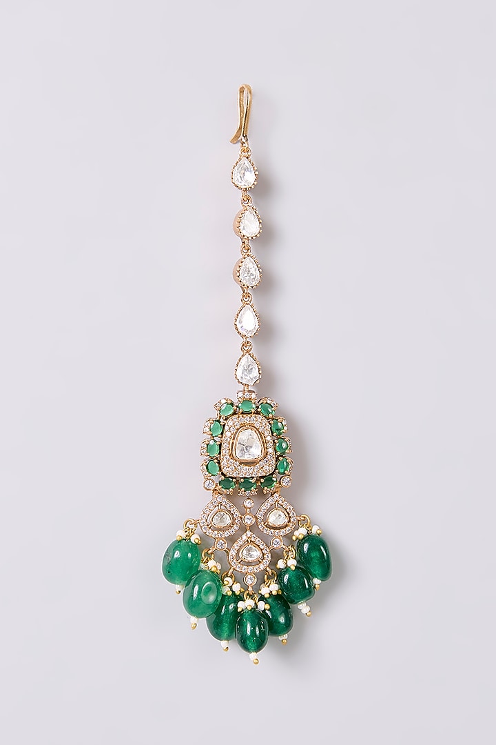 Gold Finish Kundan Polki & Green Stone Maangtikka by Aura Trends at Pernia's Pop Up Shop