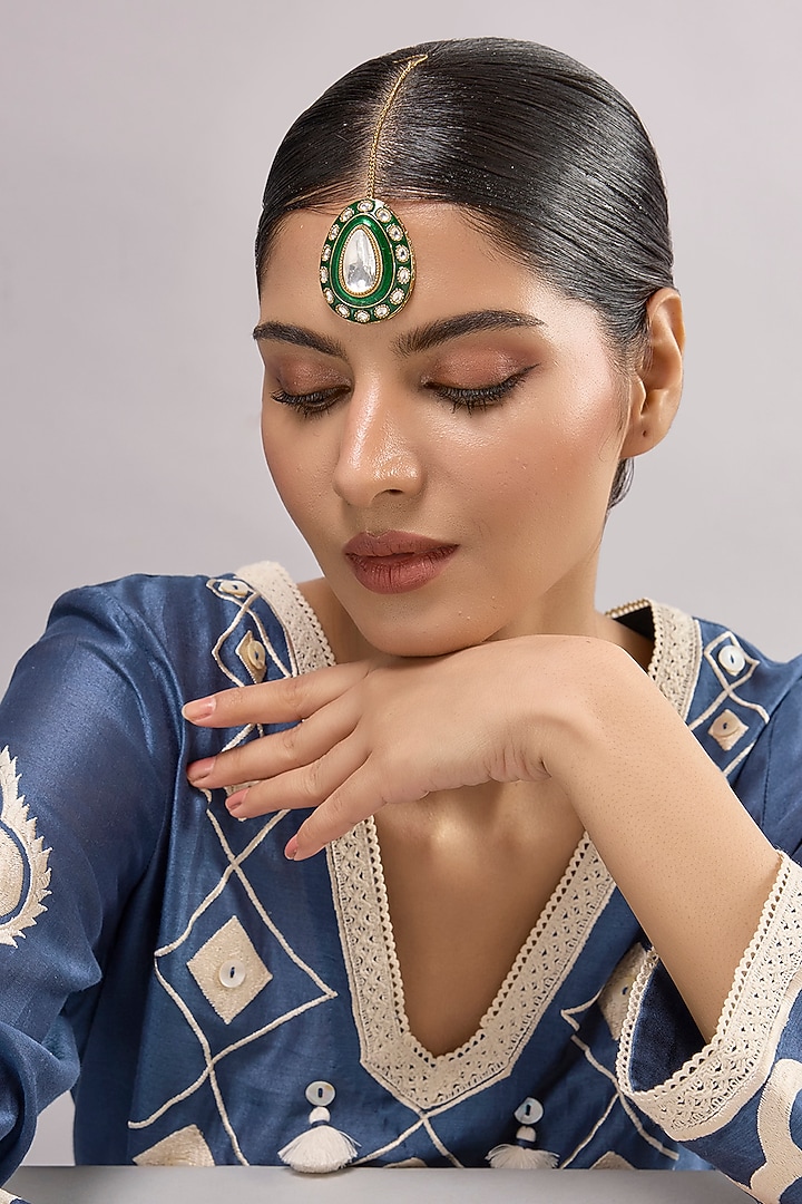 Gold Finish Kundan Polki & Green Stone Maangtikka by Auraa Trends at Pernia's Pop Up Shop