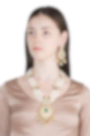 Gold Finish Semi-Precious Stones Necklace Set by Auraa Trends