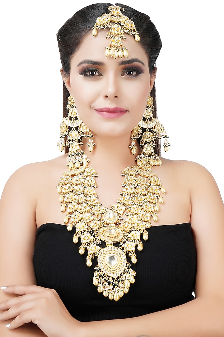 Gold Plated Necklace Set With Kundan by Auraa Trends at Pernia's Pop Up Shop