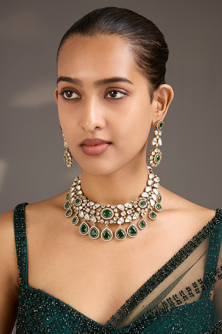 Antique Gold Finish Kundan Polki & Emerald Green Stone Choker Necklace Set by Aura Trends at Pernia's Pop Up Shop