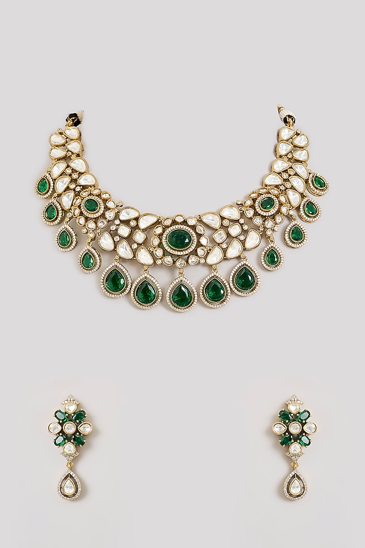 Antique Gold Finish Kundan Polki & Emerald Green Stone Choker Necklace Set by Aura Trends at Pernia's Pop Up Shop