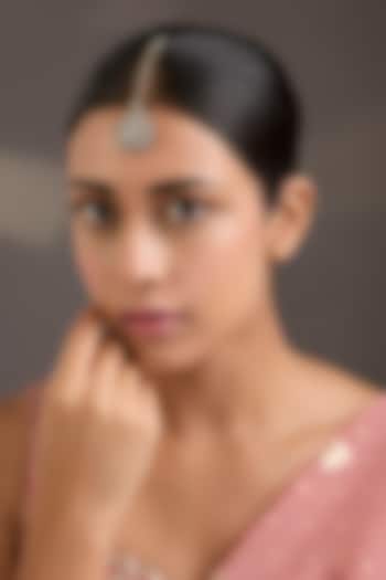 Gold Finish Kundan Polki & Triangle-Cut Stone Maangtikka by Aura Trends at Pernia's Pop Up Shop