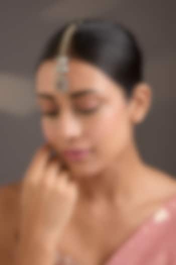 Gold Finish Kundan Polki & Maroon Stone Floral Maangtikka by Aura Trends at Pernia's Pop Up Shop
