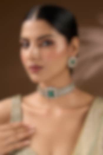 Gold Finish Kundan Polki & Emerald Green Stone Choker Necklace Set by Auraa Trends at Pernia's Pop Up Shop