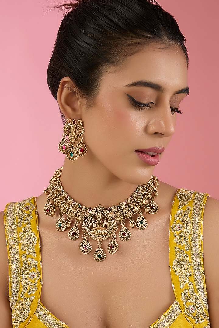 Gold Finish Kundan Polki & Beaded Necklace Set by Auraa Trends at Pernia's Pop Up Shop