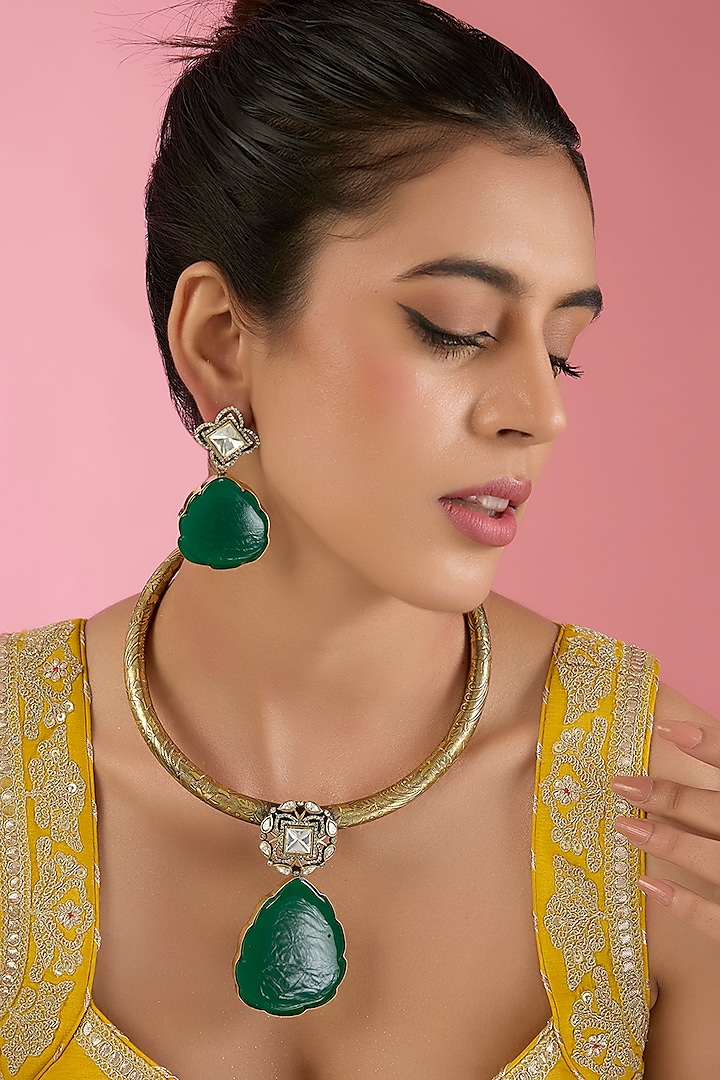 Gold Finish Kundan Polki & Beaded Necklace Set by Aura Trends at Pernia's Pop Up Shop