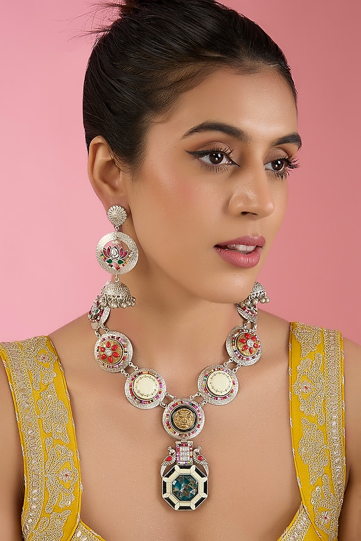 Gold Finish Kundan Polki & Beaded Necklace Set by Aura Trends at Pernia's Pop Up Shop