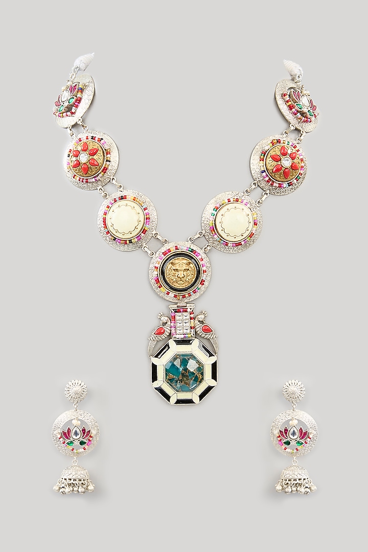 Gold Finish Kundan Polki & Beaded Necklace Set by Aura Trends at Pernia's Pop Up Shop