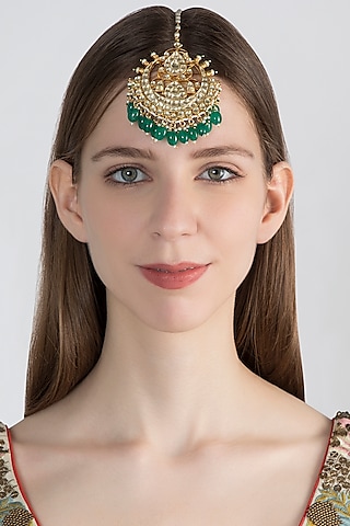 Gold Finish Green Onyx Maang Tikka by Aura Trends