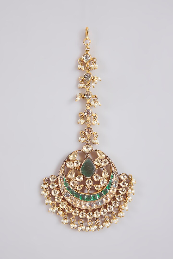 Gold Finish Kundan Polki & Green Stone Maangtikka by Aura Trends at Pernia's Pop Up Shop