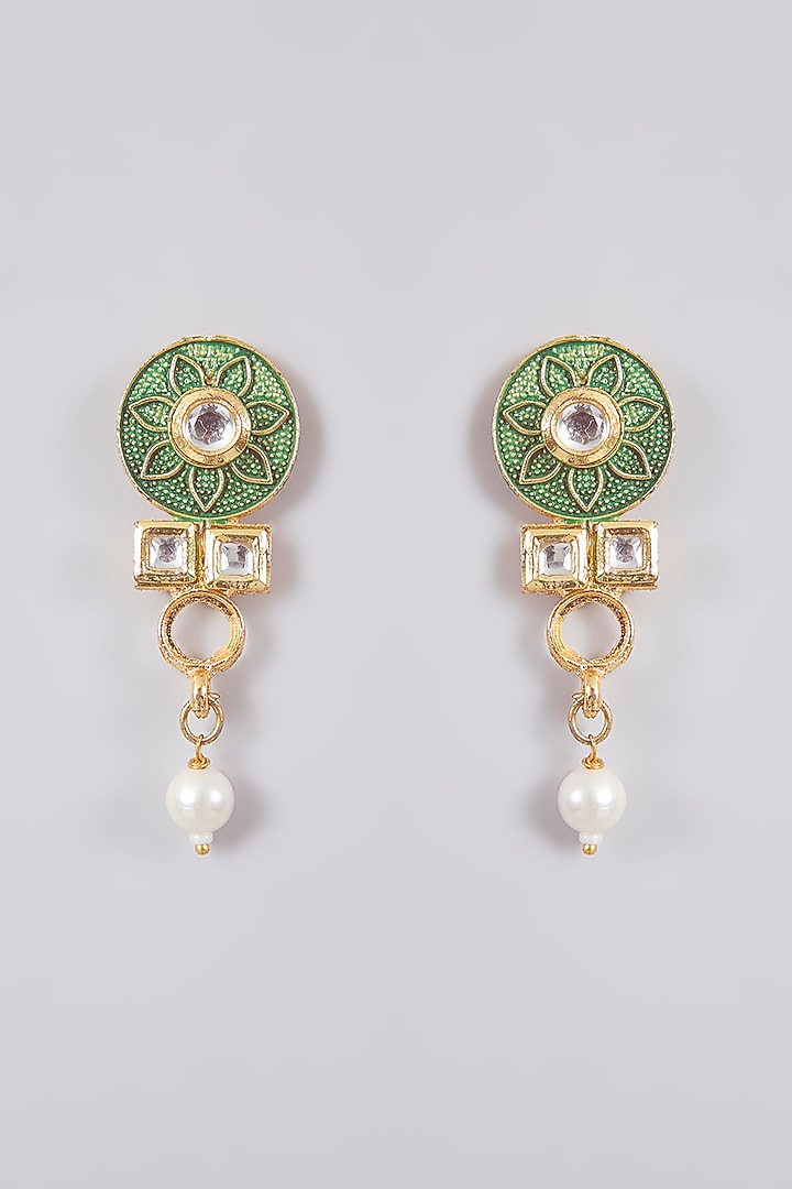 Gold Finish Kundan Polki & Pearl Maangtikka by Aura Trends at Pernia's Pop Up Shop