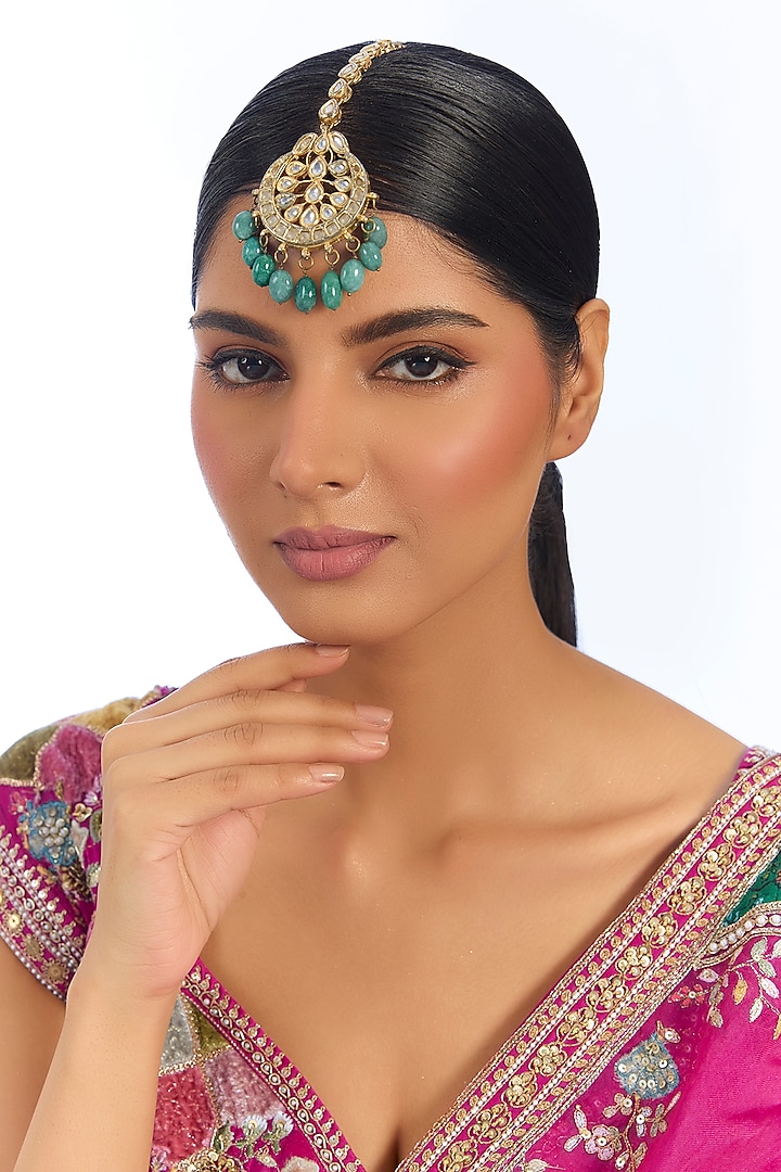 Gold Finish Kundan Polki & Green Stone Maangtikka by Aura Trends at Pernia's Pop Up Shop