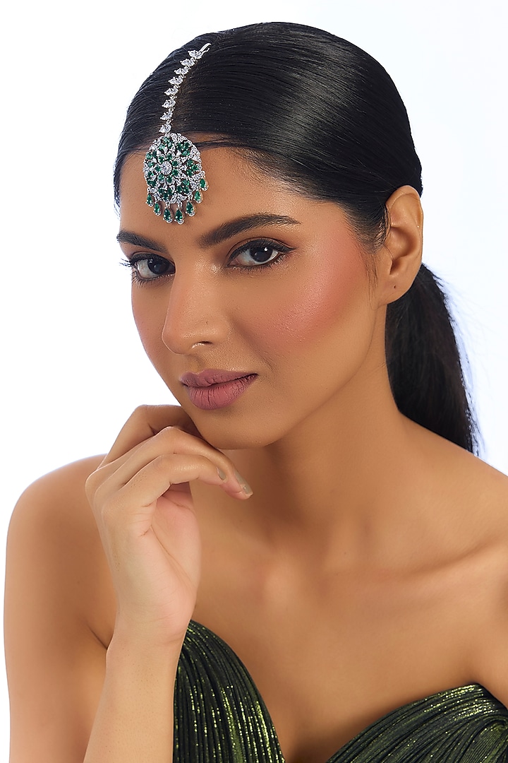 Gold Finish Kundan Polki & Green Stone Maangtikka by Aura Trends at Pernia's Pop Up Shop