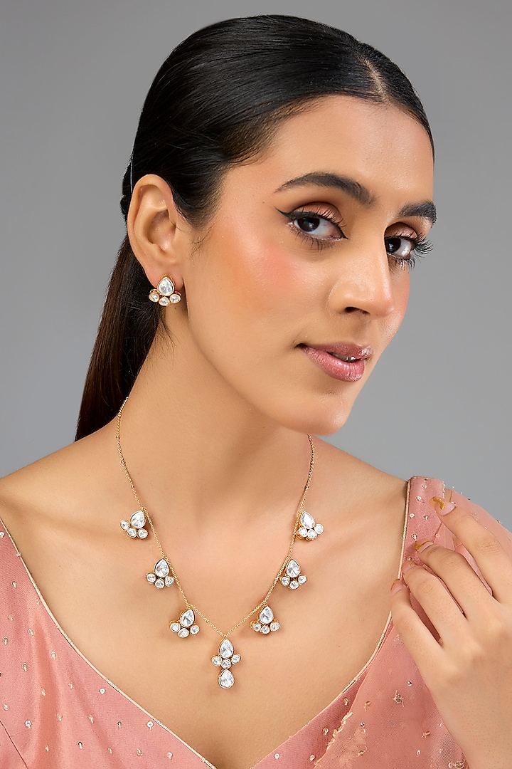 Gold Finish Kundan Polki Floral Necklace Set by Aura Trends at Pernia's Pop Up Shop