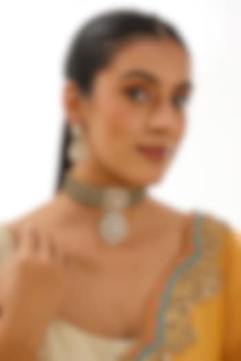 Gold Finish Kundan Polki & Green Stone Necklace Set by Auraa Trends at Pernia's Pop Up Shop