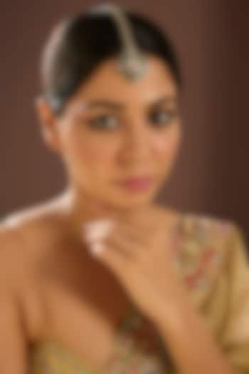 Gold Finish Kundan Polki & Green Gemstone Maangtikka by Auraa Trends at Pernia's Pop Up Shop