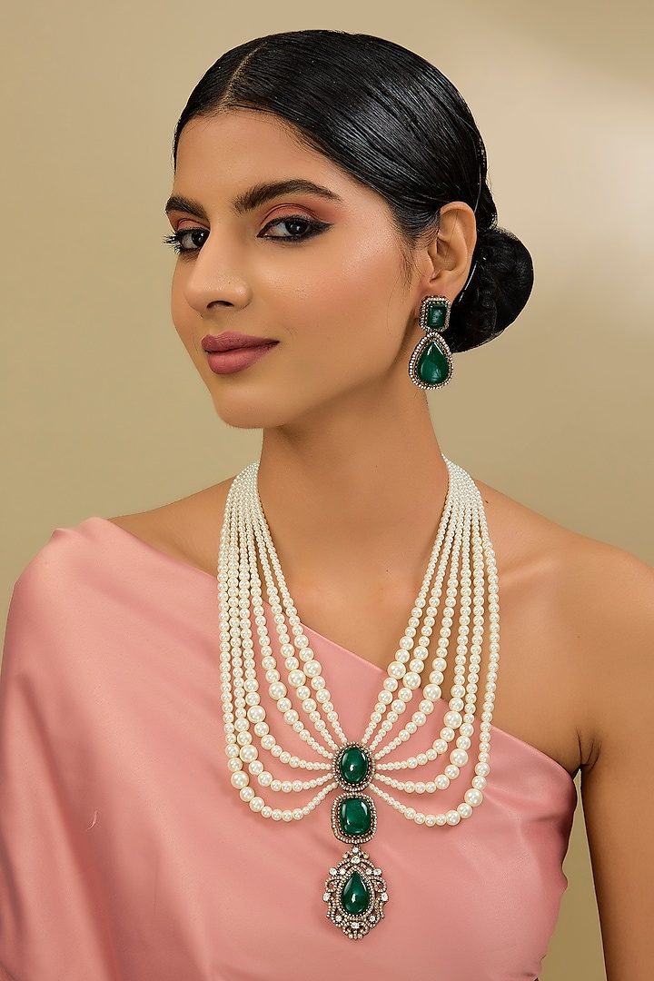 Gold Finish Green Kundan Polki Necklace Set by Auraa Trends at Pernia's Pop Up Shop