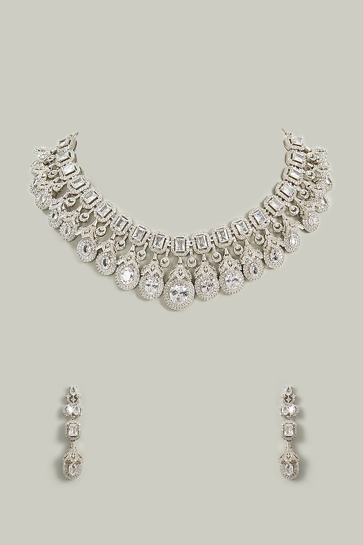 Gold Finish Kundan Polki & Beaded Necklace Set by Aura Trends at Pernia's Pop Up Shop