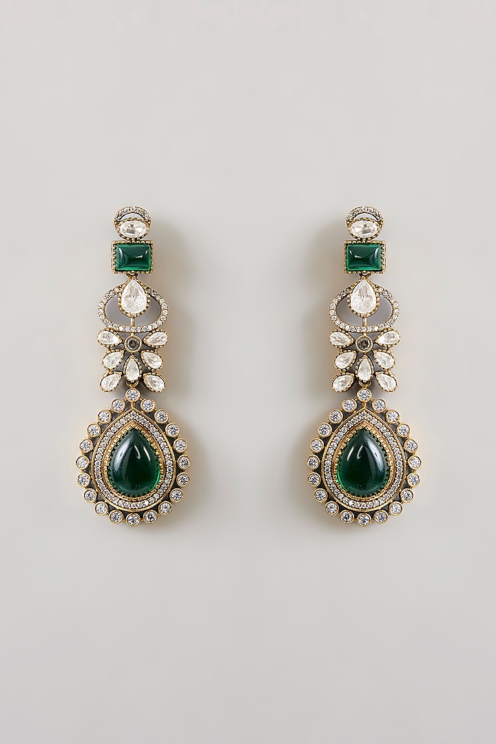 Gold Finish Kundan Polki & Emerald Necklace Set by Aura Trends at Pernia's Pop Up Shop