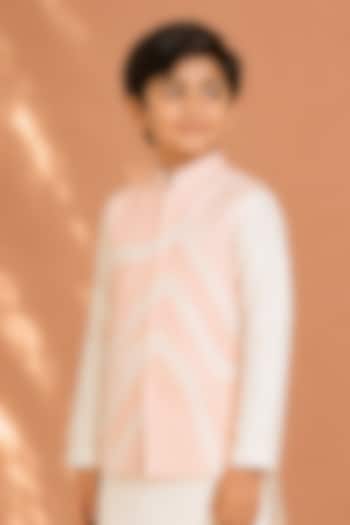 Pink Silk Applique Embroidered Bundi Jacket For Boys by Arun Verma Kids at Pernia's Pop Up Shop