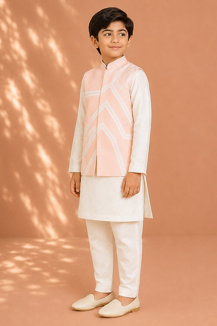 Pink Silk Applique Embroidered Bundi Jacket For Boys by Arun Verma Kids at Pernia's Pop Up Shop