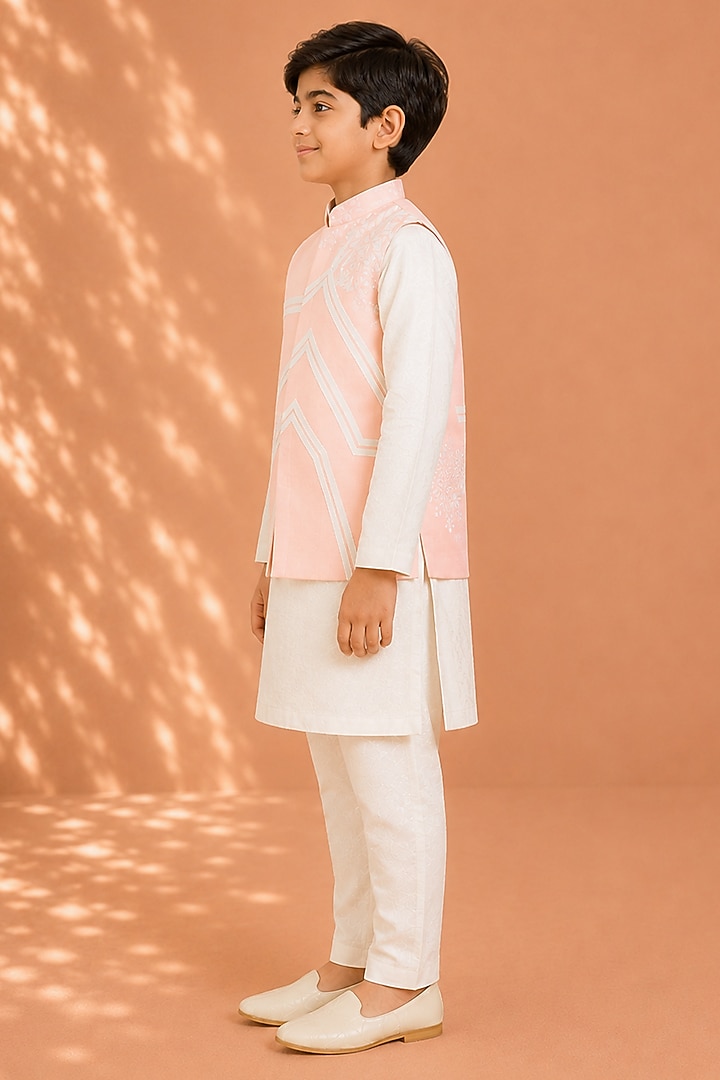 Pink Silk Applique Embroidered Bundi Jacket For Boys by Arun Verma Kids at Pernia's Pop Up Shop