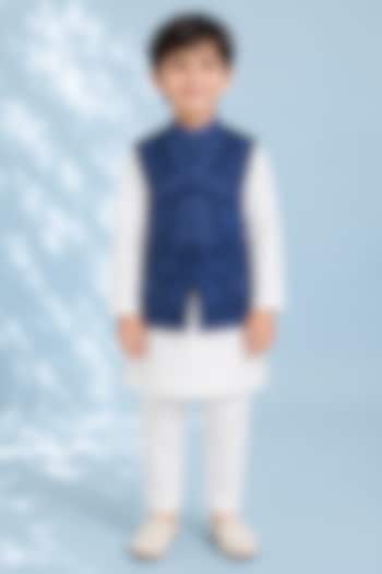 Navy Blue Silk Embroidered Bundi Jacket For Boys by Arun Verma Kids at Pernia's Pop Up Shop