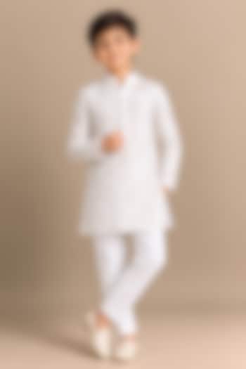 Ivory Silk Embroidered Kurta For Boys by Arun Verma Kids at Pernia's Pop Up Shop