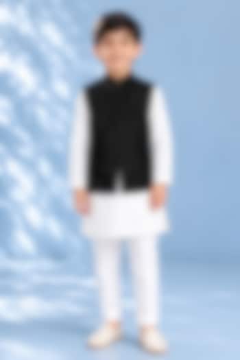 Black Silk Embroidered Bundi Jacket For Boys by Arun Verma Kids at Pernia's Pop Up Shop