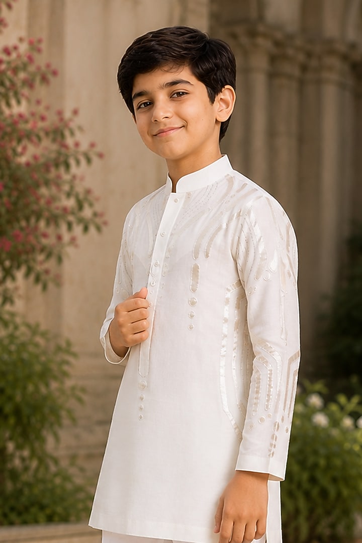 Ivory Silk Applique Embroidered Kurta For Boys by Arun Verma Kids at Pernia's Pop Up Shop