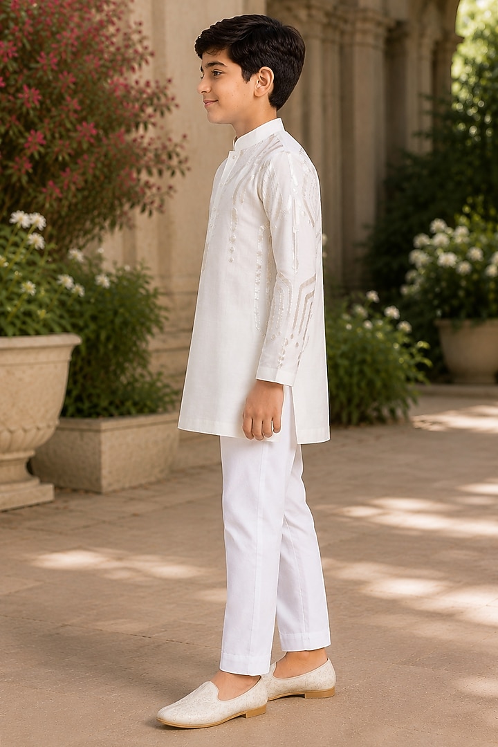 Ivory Silk Applique Embroidered Kurta For Boys by Arun Verma Kids at Pernia's Pop Up Shop