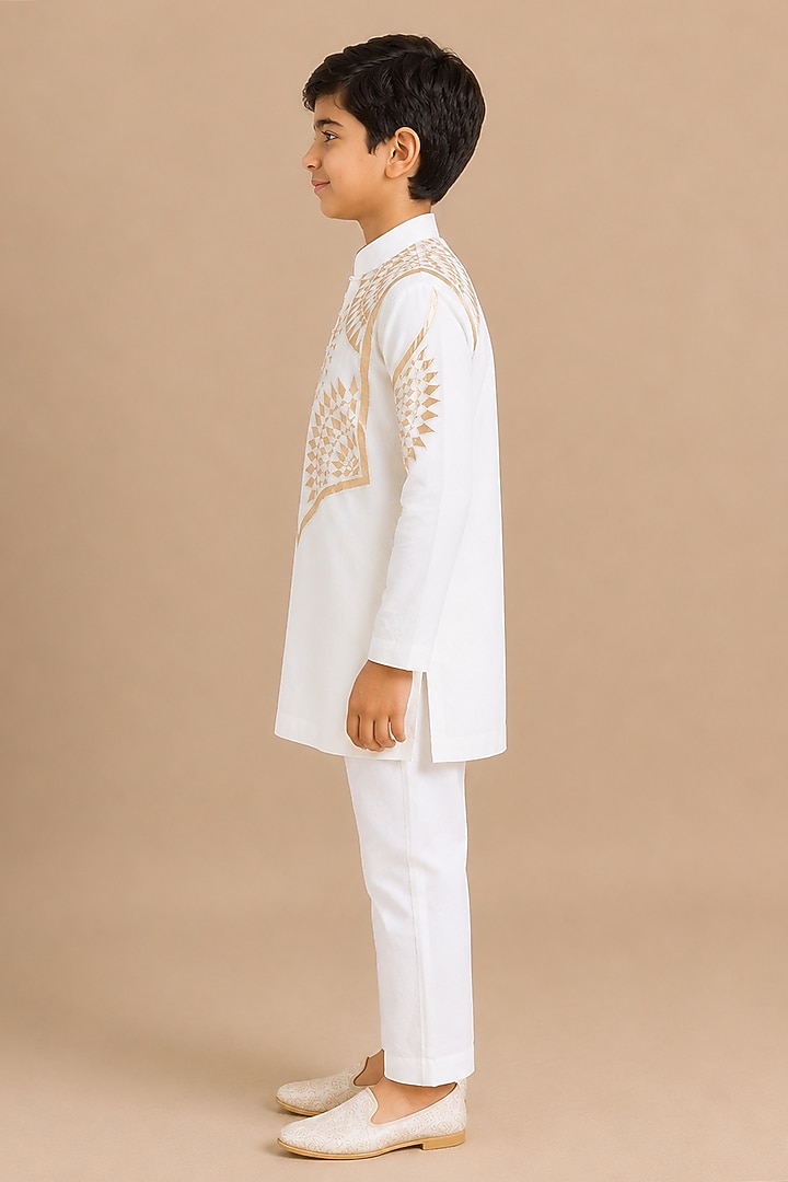 Ivory Silk Applique Embroidered Kurta For Boys by Arun Verma Kids at Pernia's Pop Up Shop