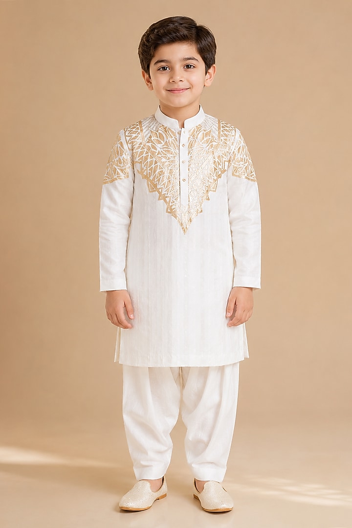 Ivory Silk Applique Embroidered Kurta For Boys by Arun Verma Kids at Pernia's Pop Up Shop