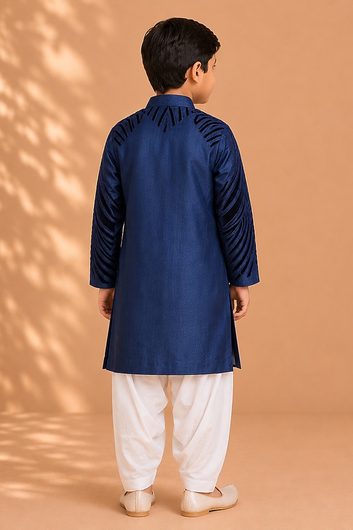 Navy Blue Silk Embroidered Kurta For Boys by Arun Verma Kids at Pernia's Pop Up Shop