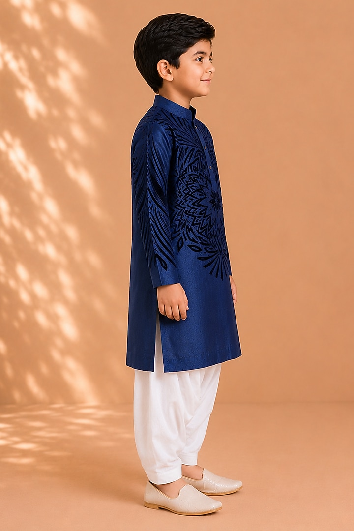 Navy Blue Silk Embroidered Kurta For Boys by Arun Verma Kids at Pernia's Pop Up Shop