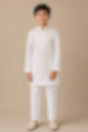 Ivory Silk Embroidered Kurta For Boys by Arun Verma Kids at Pernia's Pop Up Shop