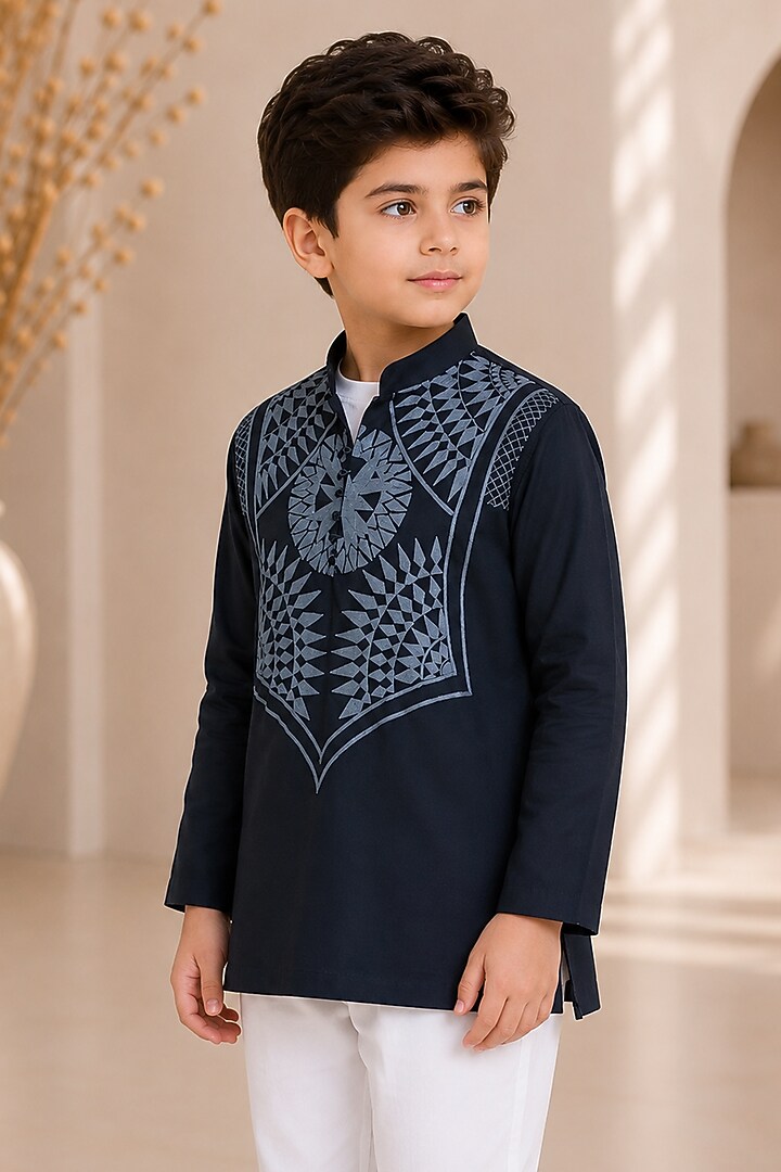 Black Cotton Embroidered Kurta For Boys by Arun Verma Kids at Pernia's Pop Up Shop