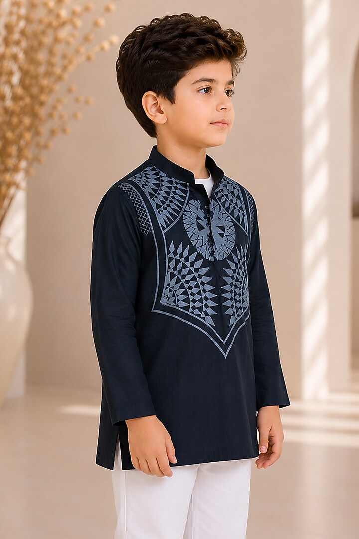 Black Cotton Embroidered Kurta For Boys by Arun Verma Kids at Pernia's Pop Up Shop