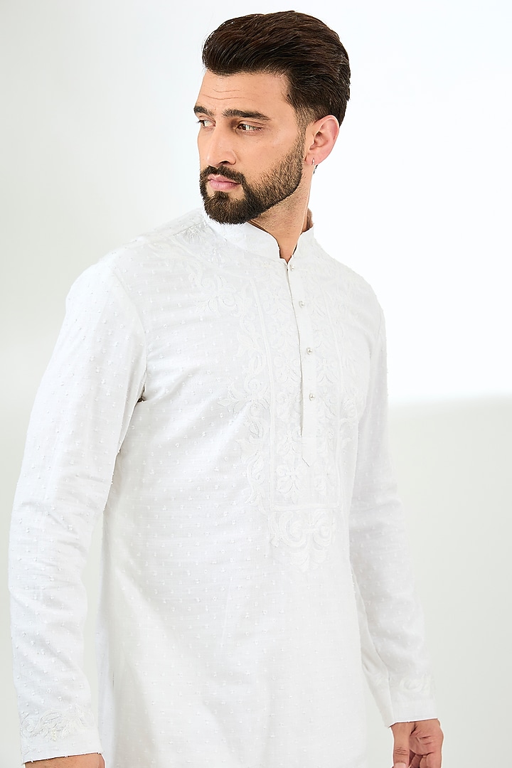 White Cotton Aari Embroidered Short Kurta by Arun Verma at Pernia's Pop Up Shop